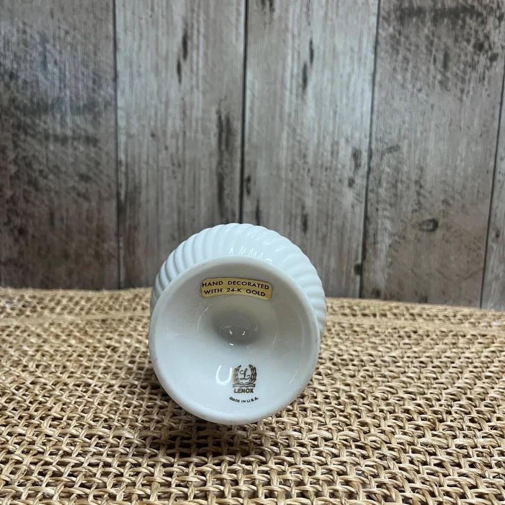 Lenox Bud Vase Ivory Porcelain 24k Gold Trim Made in USA Vintage 7" - Picture 5 of 5